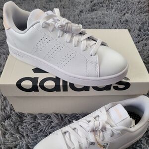 Adidas Advantage  size 8 White